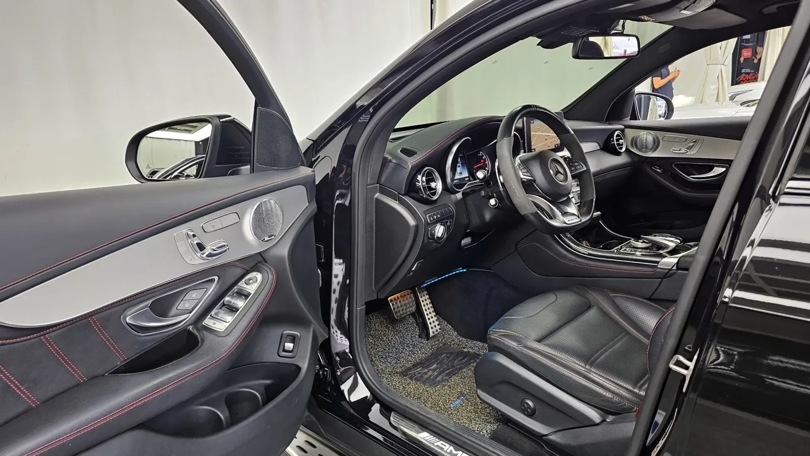 Mercedes-Benz GLC 43 AMG ДИСТРОНИК/ПАНО/ПОДГРЕВ/360/, снимка 17 - Автомобили и джипове - 54766367