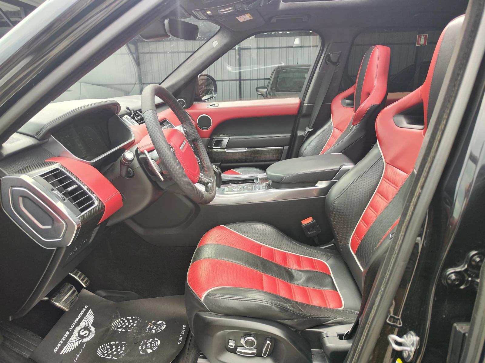 Land Rover Range Rover Sport SVR* CARBON* ALCANTAR* PODGREV* CAMERA* LIZING, снимка 5 - Автомобили и джипове - 54960058