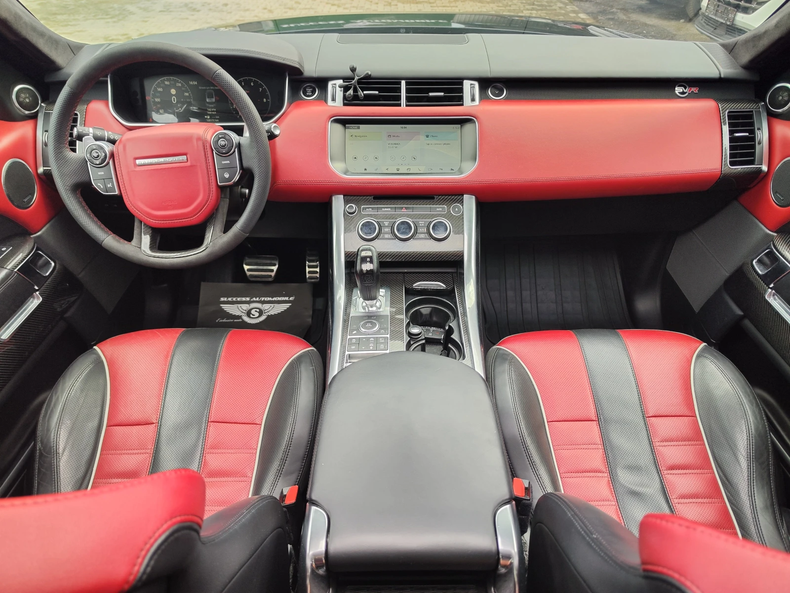 Land Rover Range Rover Sport SVR* CARBON* ALCANTAR* PODGREV* CAMERA* LIZING, снимка 10 - Автомобили и джипове - 54960058