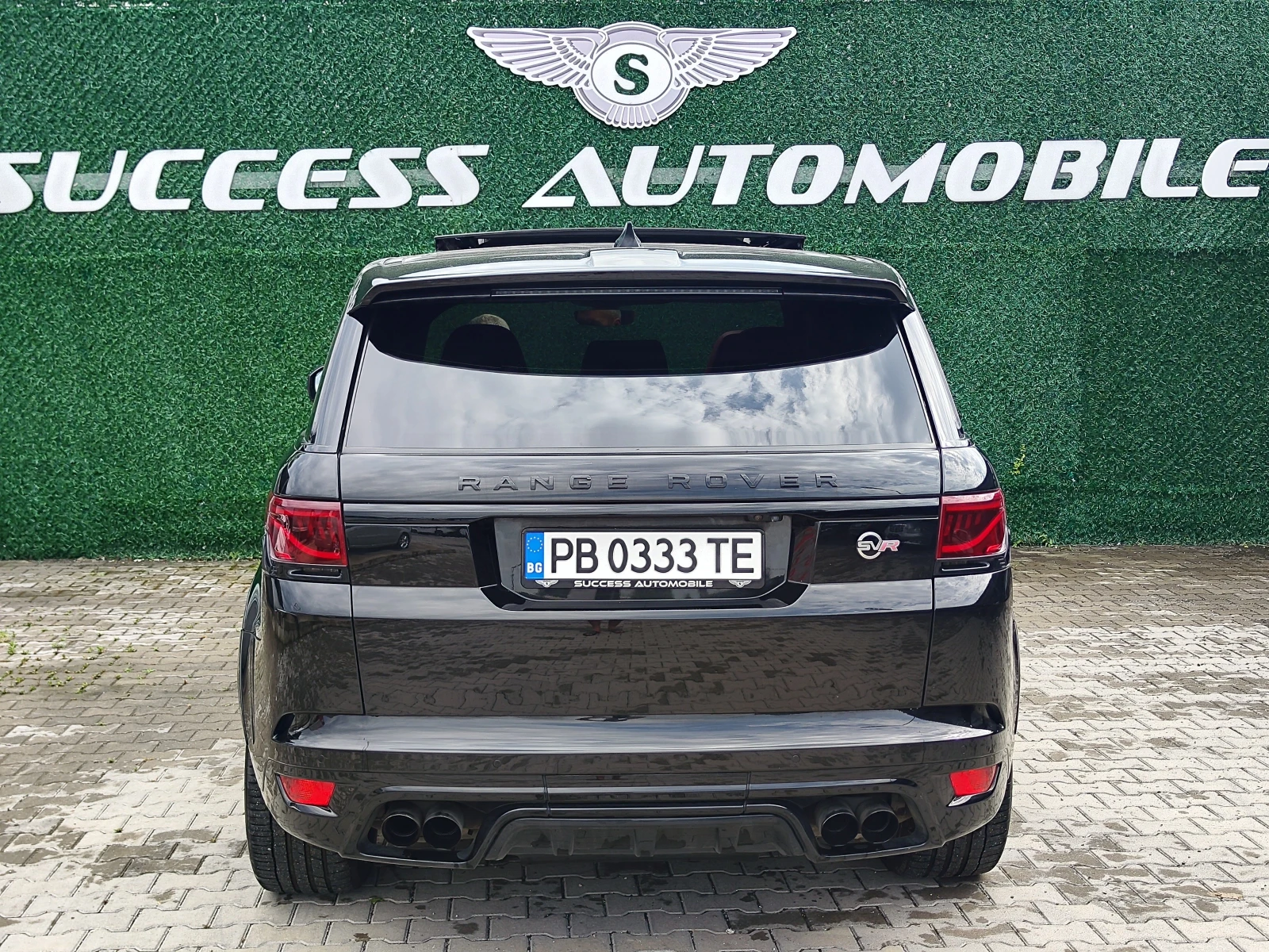 Land Rover Range Rover Sport SVR* CARBON* ALCANTAR* PODGREV* CAMERA* LIZING, снимка 4 - Автомобили и джипове - 54960058