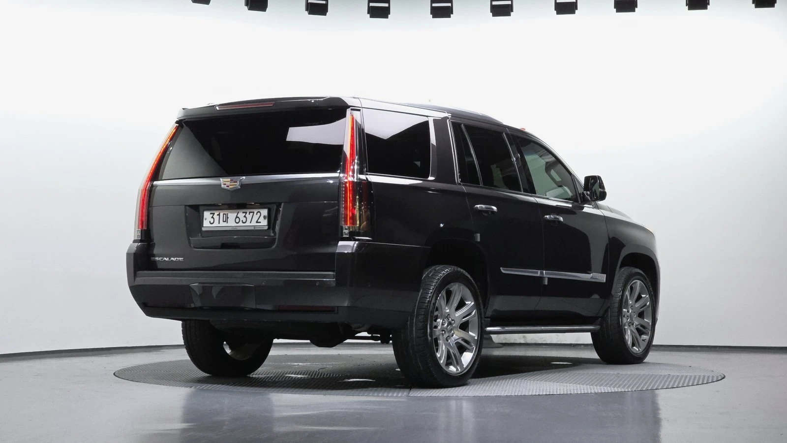 Cadillac Escalade 6.2* ЛЮК* HUD* 360* KEYLESS* ПОДГРЕВ ВОЛАН* КРАЙНА, снимка 2 - Автомобили и джипове - 55271941