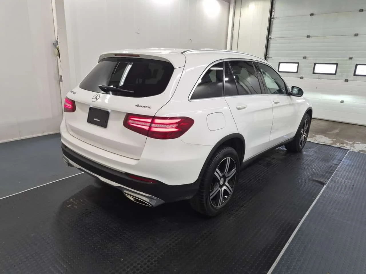 Mercedes-Benz GLC 300  * CARFAX * ����� �� ����������� | Mobile.bg � ����������� 3