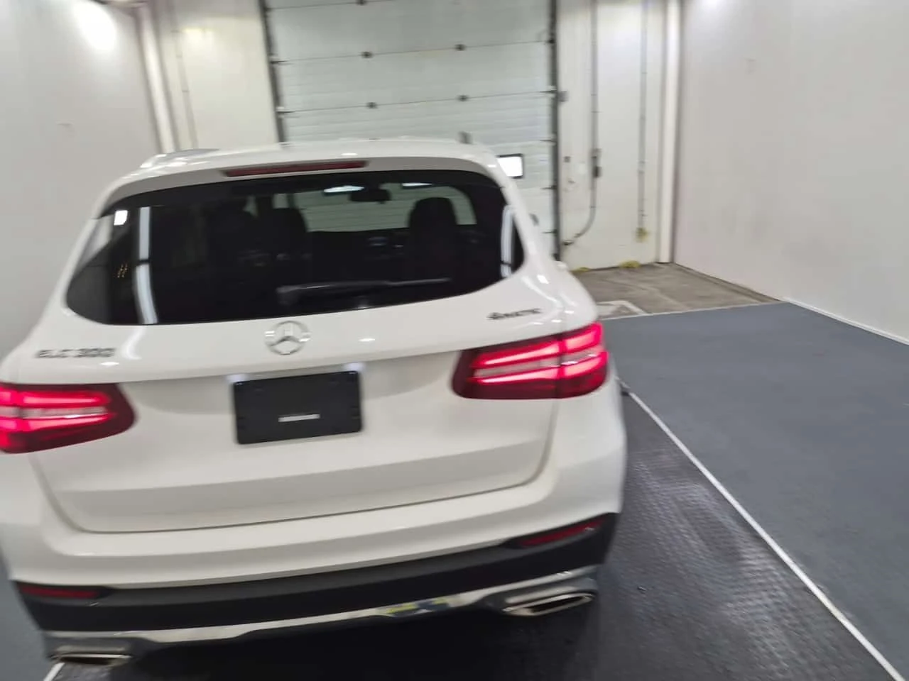 Mercedes-Benz GLC 300  * CARFAX * ����� �� ����������� | Mobile.bg � ����������� 16