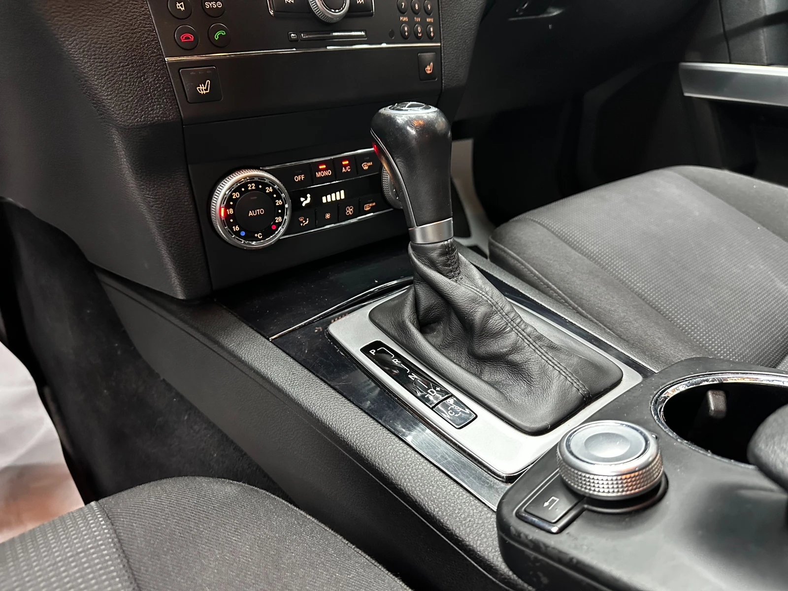 Mercedes-Benz GLK 320 3.0d 4matic, снимка 11 - Автомобили и джипове - 55541507