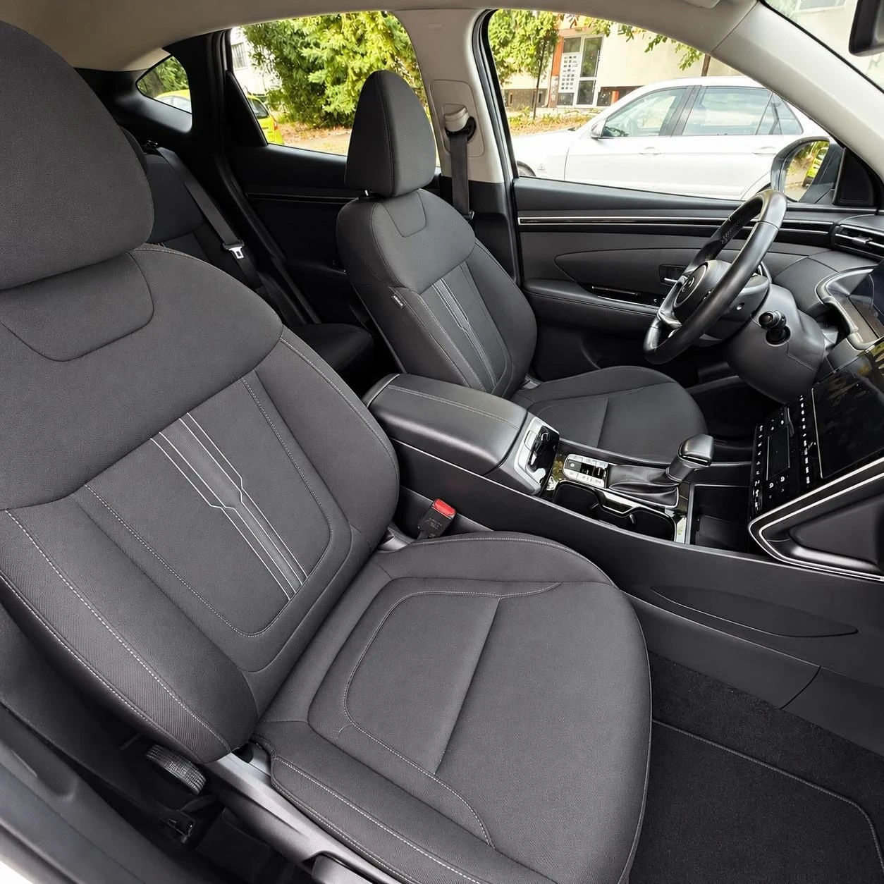 Hyundai Tucson, снимка 8 - Автомобили и джипове - 56394895