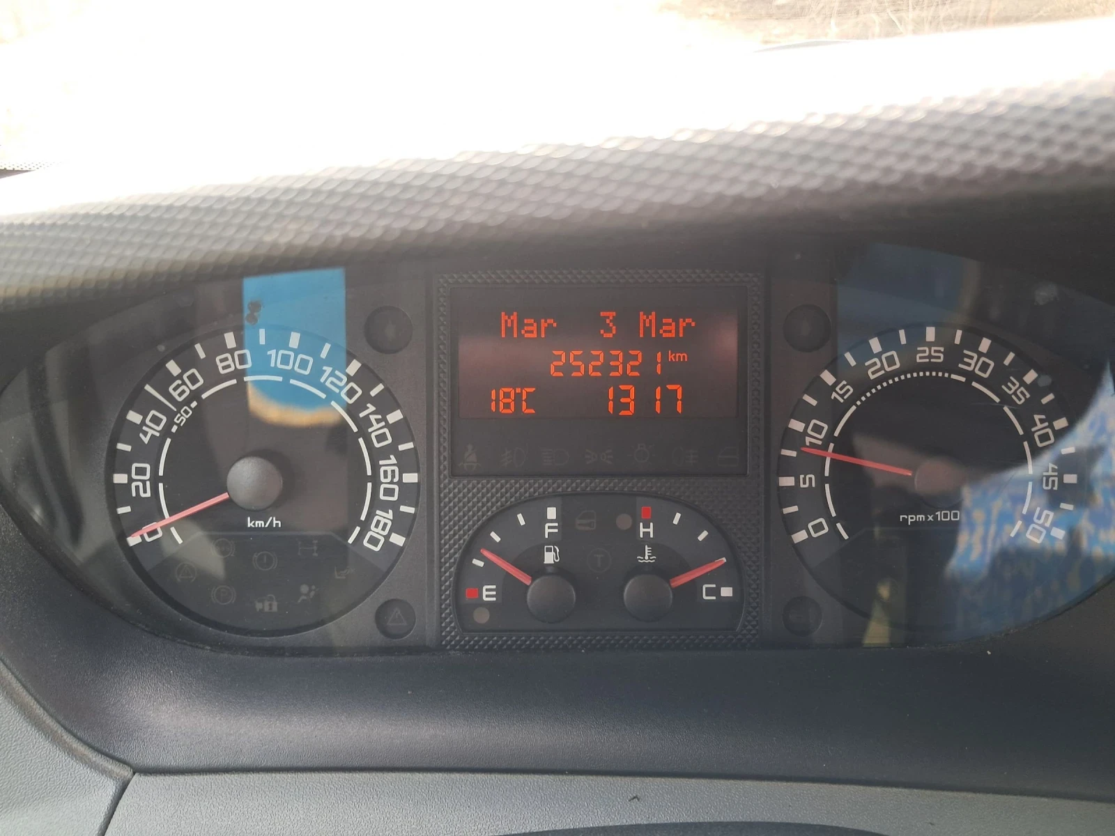 Iveco Daily 35C12 Кат В. КЛИМАТРОНИК,  2 Х ЩОРА - изображение 8