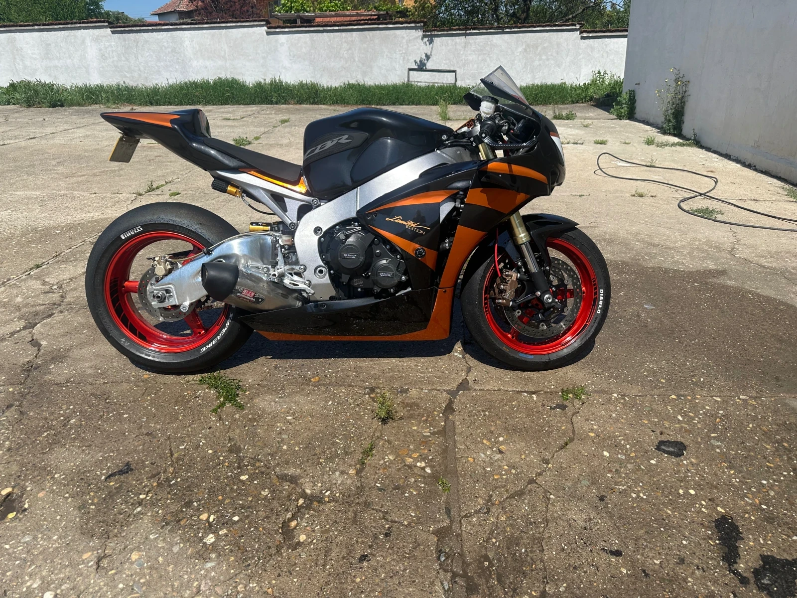 Honda Cbr 1000 RR Пригоден за писта 18000км, снимка 11 - Мотоциклети и мототехника - 54839210