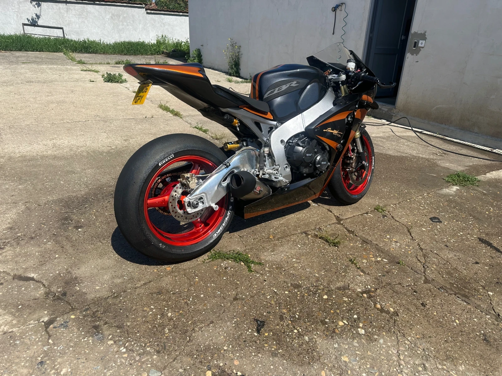 Honda Cbr 1000 RR Пригоден за писта 18000км, снимка 10 - Мотоциклети и мототехника - 54839210