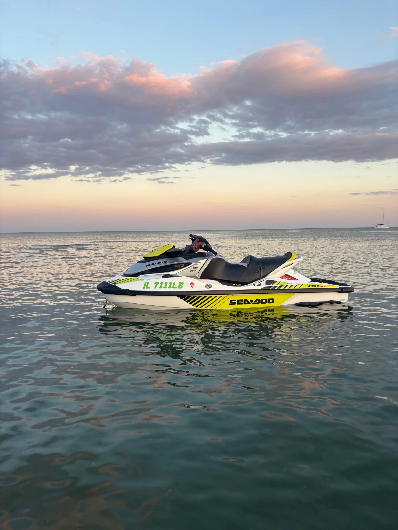 Джет Bombardier Sea Doo, снимка 2 - Воден транспорт - 55138179