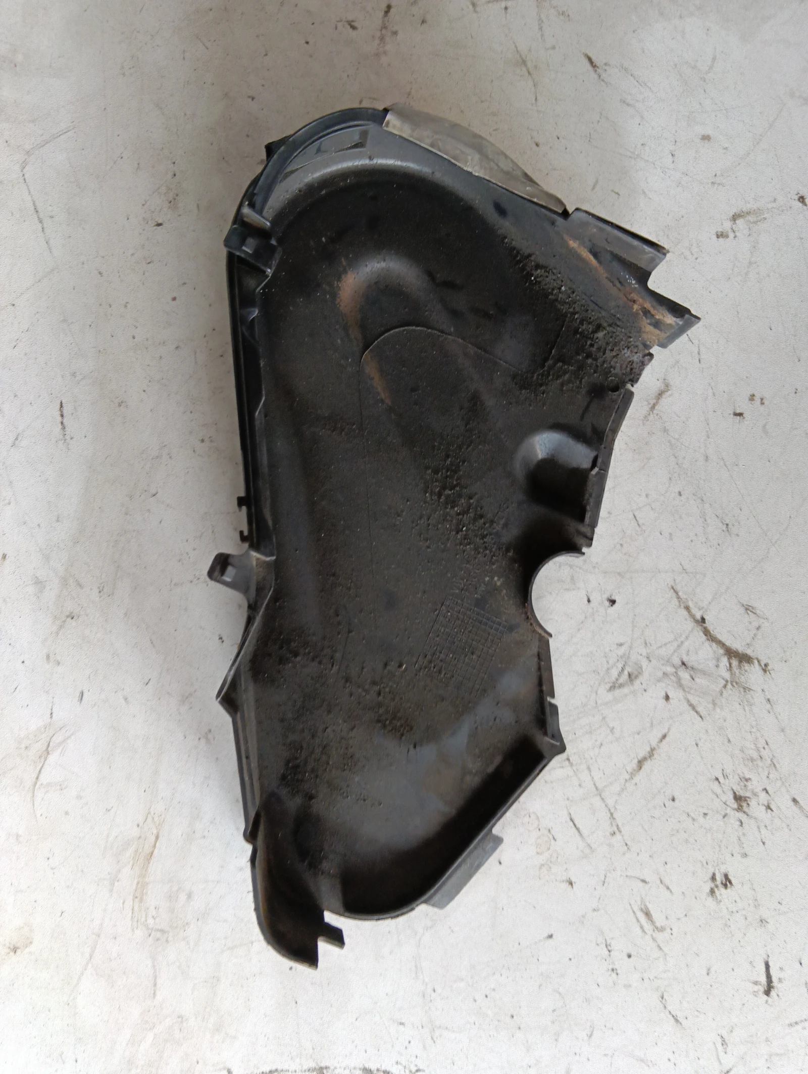 капак ангренаж 04L109107E 2.0TDI Audi A3