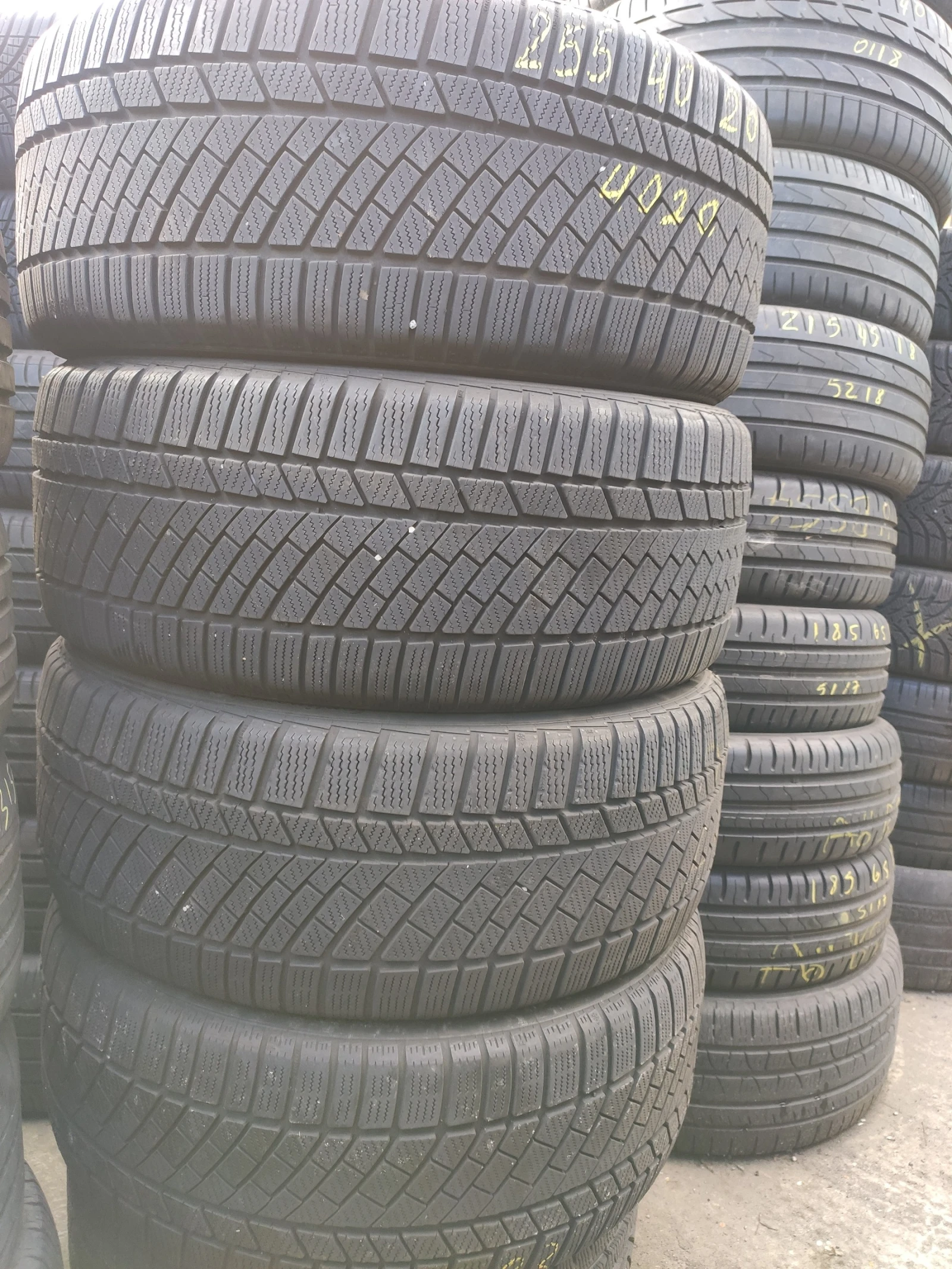 Гуми Зимни 255/40R20, снимка 5 - Гуми и джанти - 54655371