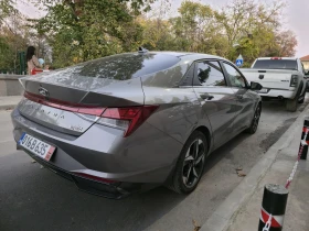 Hyundai Elantra Hybrid Luxury