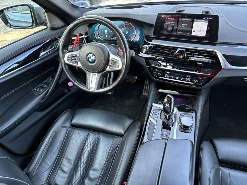 BMW 550 M550i xDrive, снимка 7 - Автомобили и джипове - 44160561