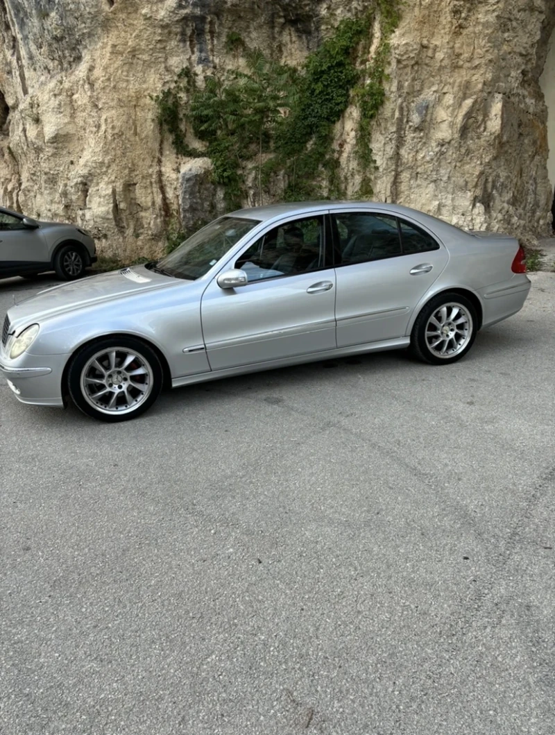 Mercedes-Benz E 280 3.2 CDI Avangarde 2006g, снимка 1 - Автомобили и джипове - 47667406