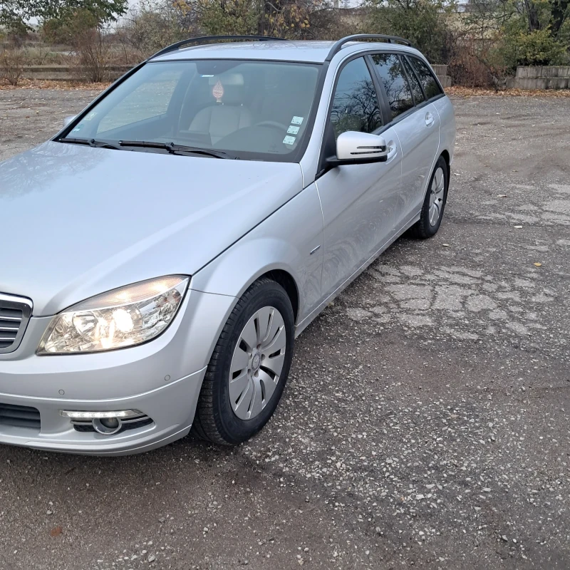 Mercedes-Benz C 220, снимка 2 - Автомобили и джипове - 47984936