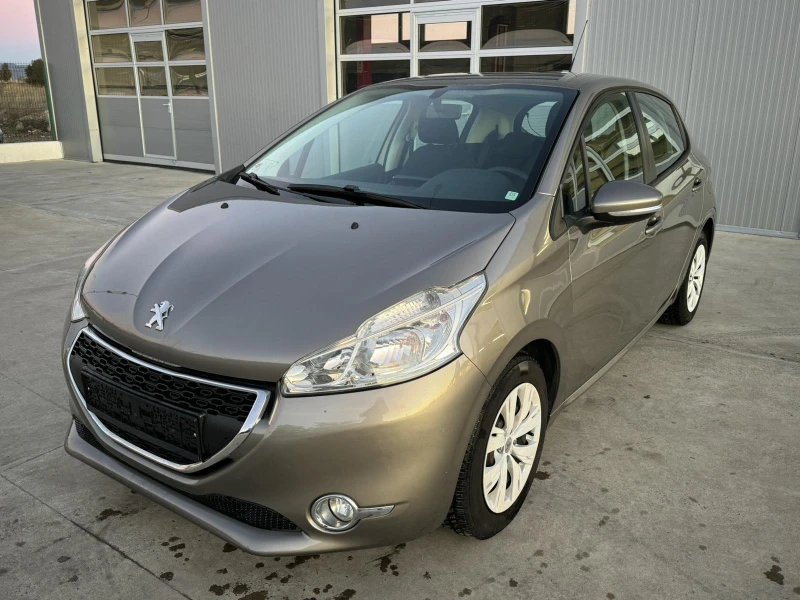 Peugeot 208 1.4* 95ps* GAS* NAVI, снимка 1 - Автомобили и джипове - 48367389