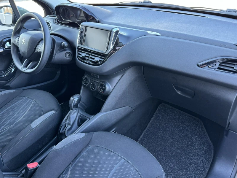 Peugeot 208 1.4* 95ps* GAS* NAVI, снимка 10 - Автомобили и джипове - 48367389