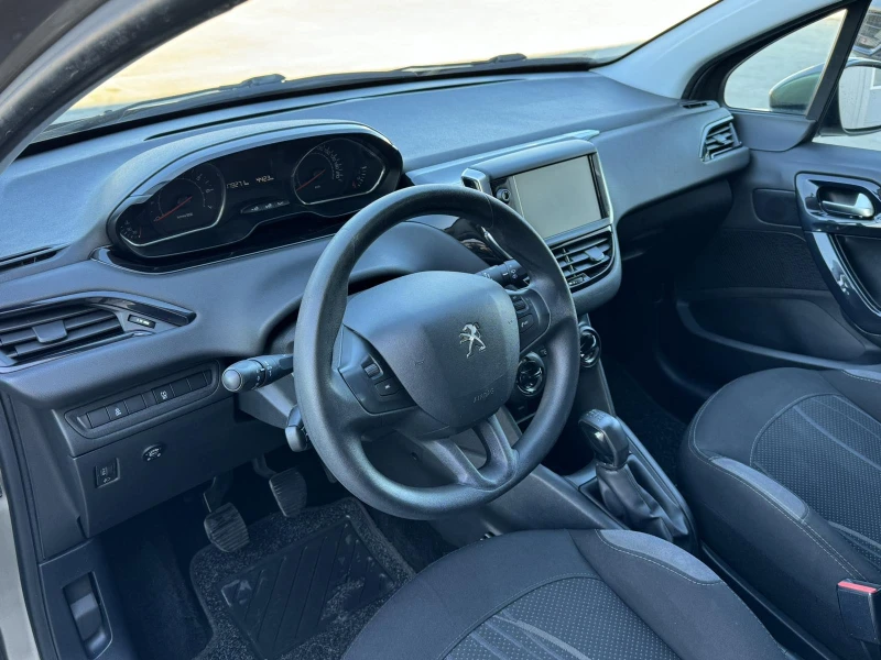 Peugeot 208 1.4* 95ps* GAS* NAVI, снимка 9 - Автомобили и джипове - 48367389