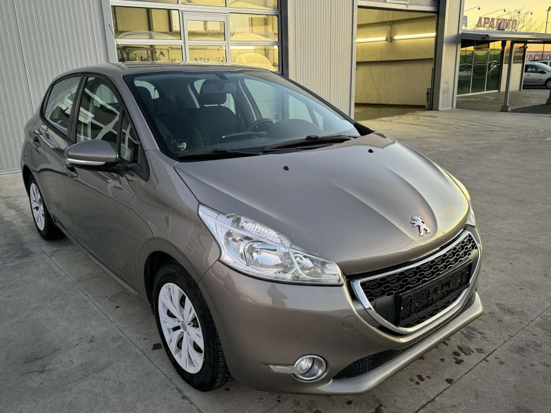 Peugeot 208 1.4* 95ps* GAS* NAVI, снимка 7 - Автомобили и джипове - 48367389