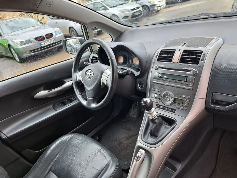 Toyota Auris, снимка 10 - Автомобили и джипове - 49092044