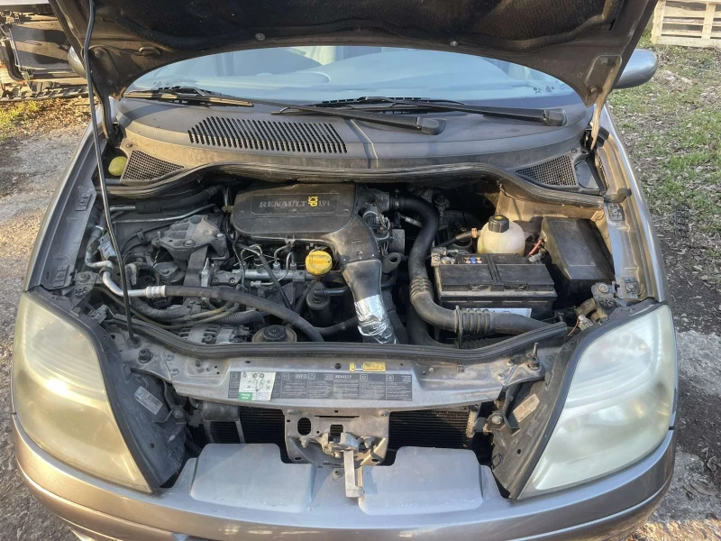 Renault Scenic 1.9 DCI, снимка 7 - Автомобили и джипове - 49366898