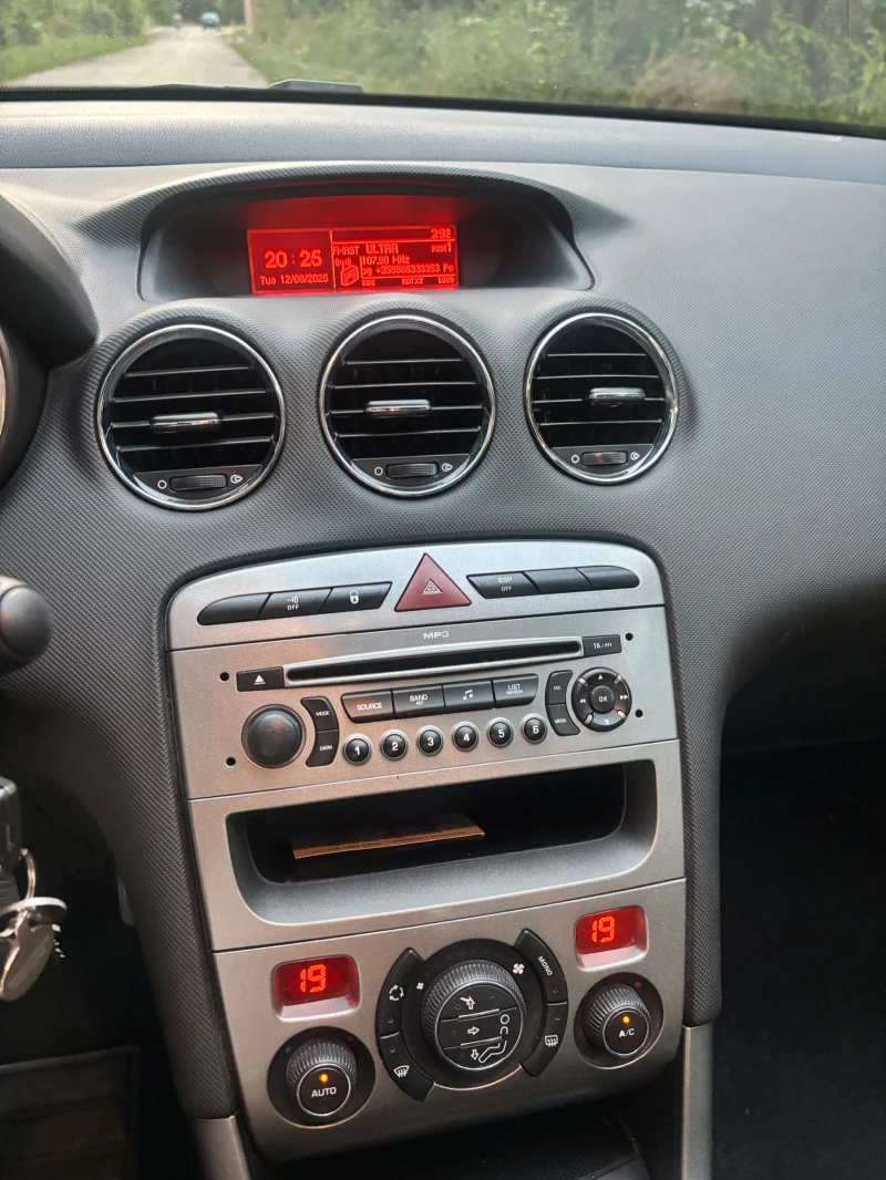 Peugeot 308, снимка 8 - Автомобили и джипове - 52286336