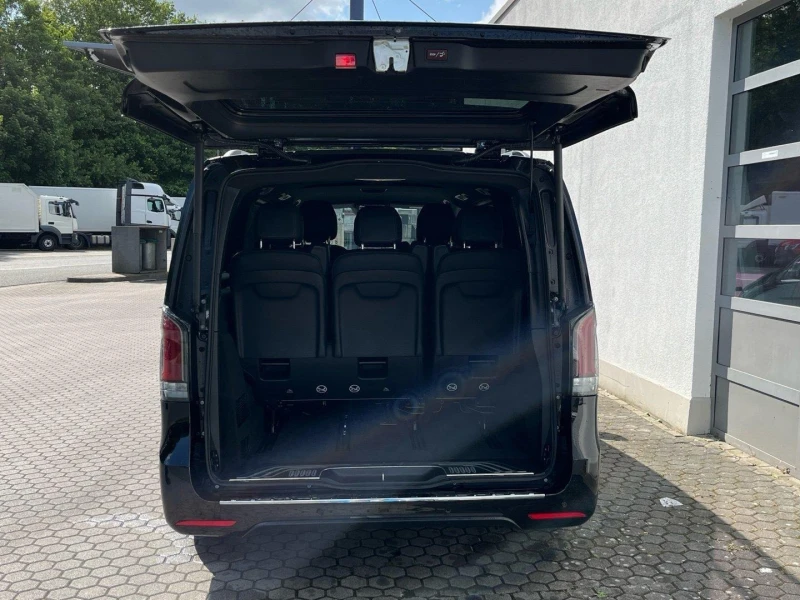 Mercedes-Benz V 300 d 4-MATIC AMG EXTRA-LONG AVANTGARDE AIRMATIC 360, снимка 11 - Автомобили и джипове - 51683298