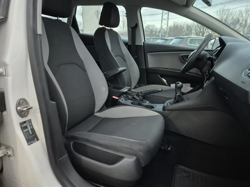 Seat Leon 1.6TDI 4x4  4 Drive NAVI, снимка 8 - Автомобили и джипове - 51761949