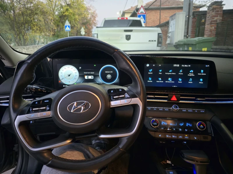 Hyundai Elantra Hybrid Luxury, снимка 9 - Автомобили и джипове - 52418371