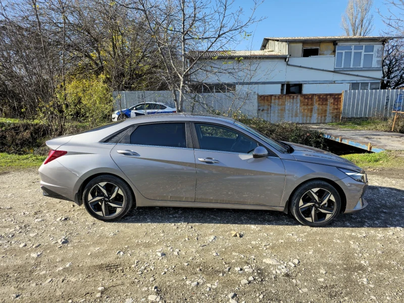 Hyundai Elantra Hybrid Luxury, снимка 4 - Автомобили и джипове - 52418371
