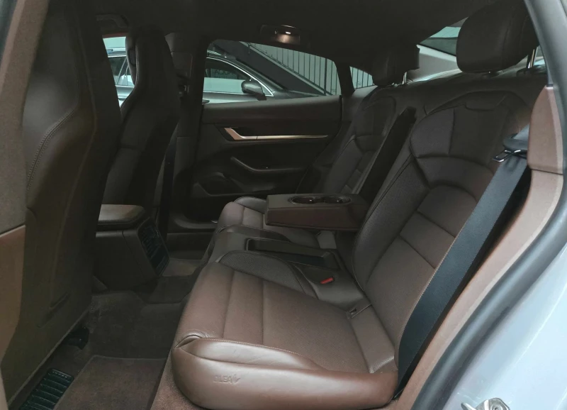 Porsche Taycan 4S, снимка 9 - Автомобили и джипове - 52664848