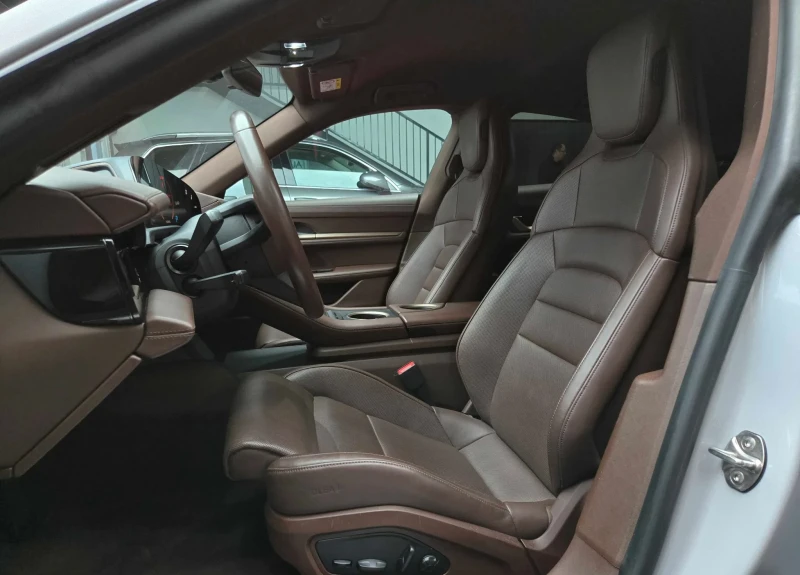 Porsche Taycan 4S, снимка 7 - Автомобили и джипове - 52664848