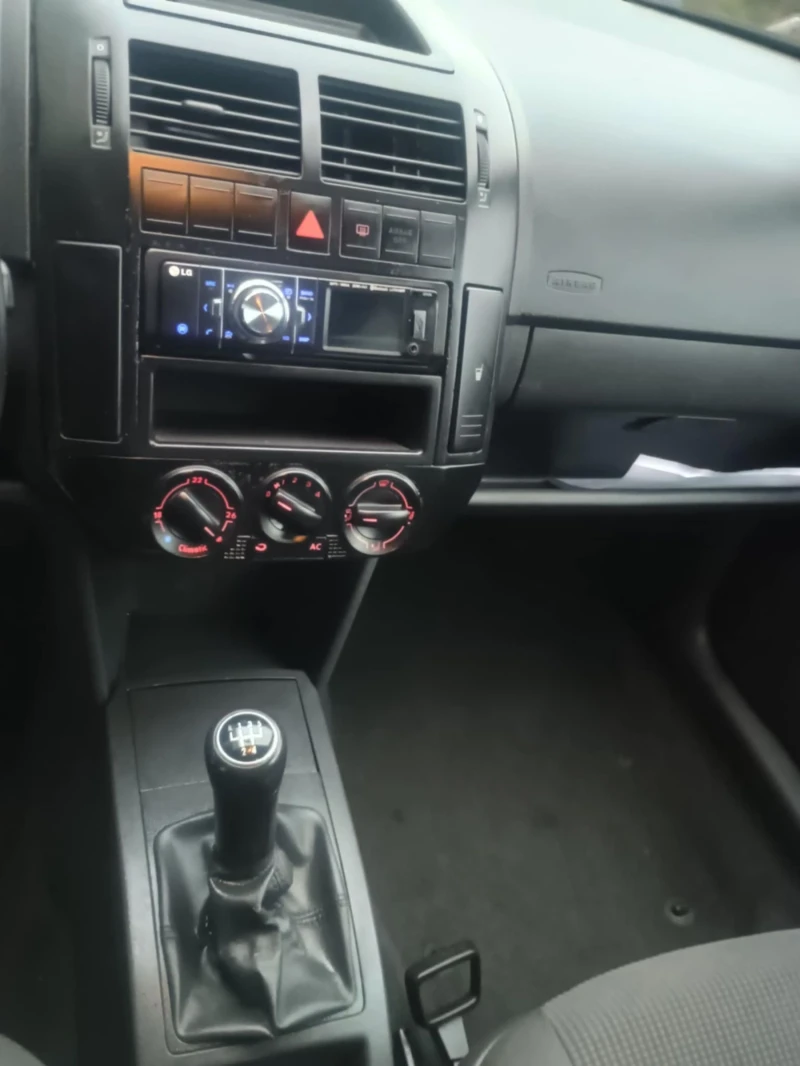 VW Polo 1.9SDI 68к.с., снимка 9 - Автомобили и джипове - 52956814