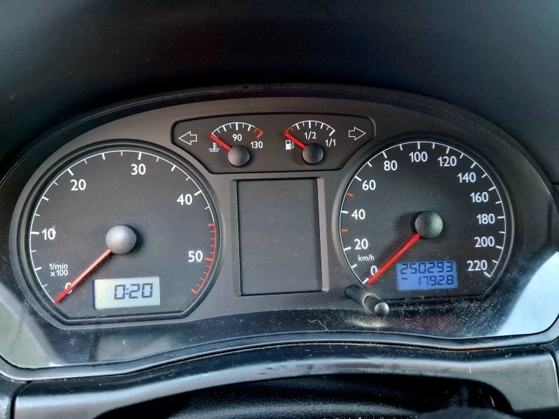 VW Polo 1.9SDI 68к.с., снимка 12 - Автомобили и джипове - 52956814