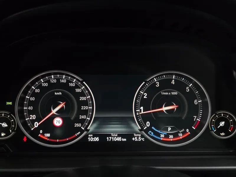 BMW 520  - изображение 8