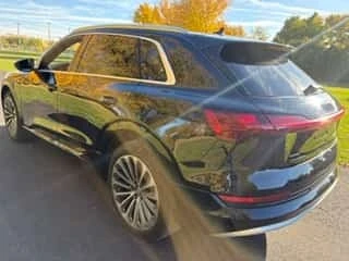Audi E-Tron * Technik * CARFAX * ����� �� ����������� | Mobile.bg � ����������� 4