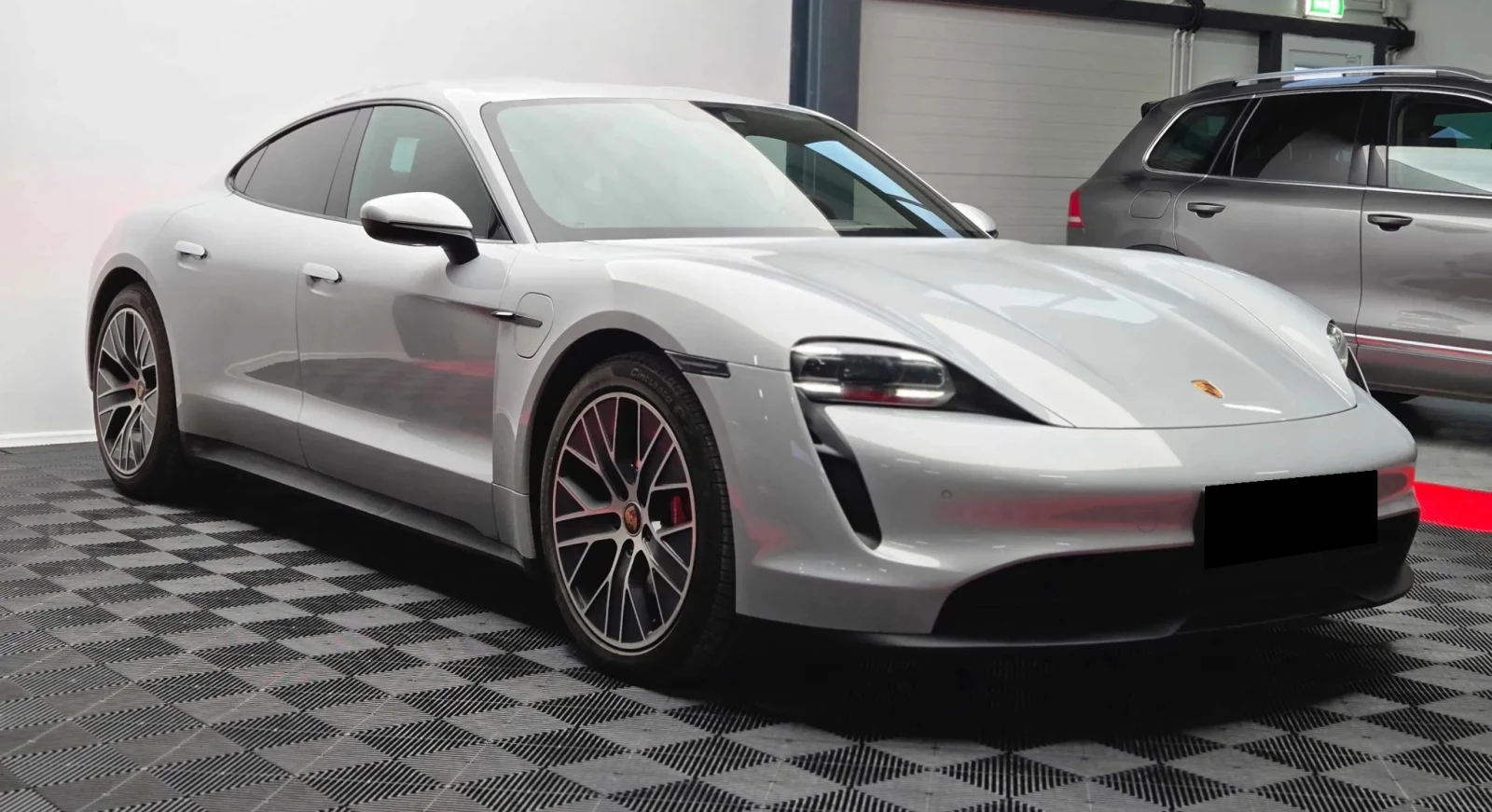 Porsche Taycan 4S, снимка 1