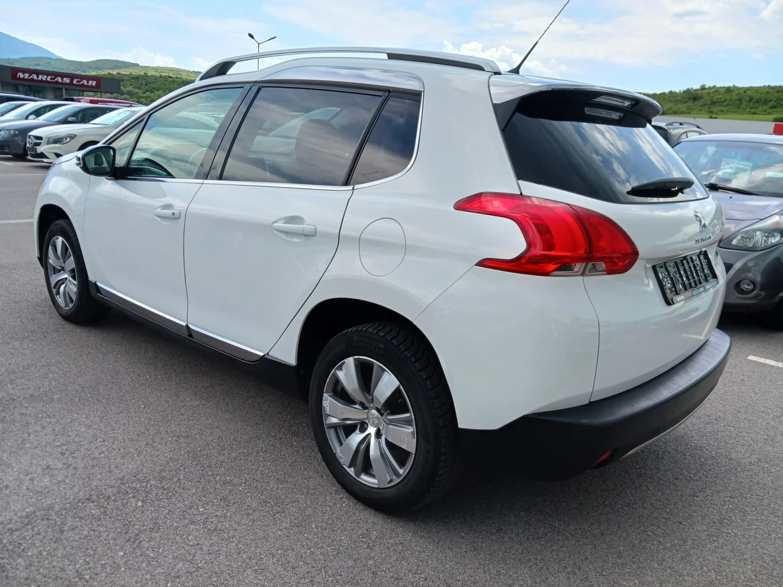 Peugeot 2008 1.2 Allure - изображение 6