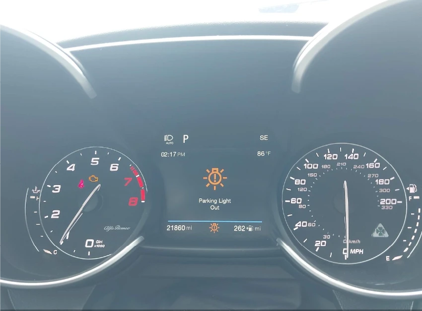 Alfa Romeo Giulia QUADRIFOGLIO RWD - изображение 8