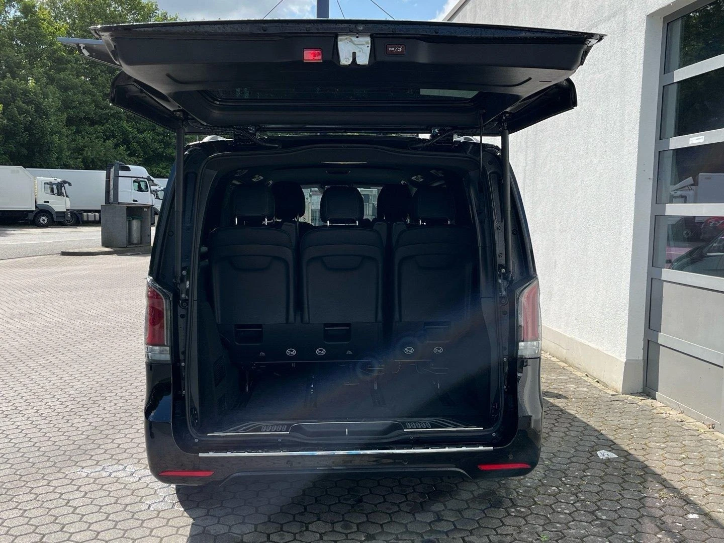 Mercedes-Benz V 300 d 4-MATIC AMG EXTRA-LONG AVANTGARDE AIRMATIC 360 | Mobile.bg   11