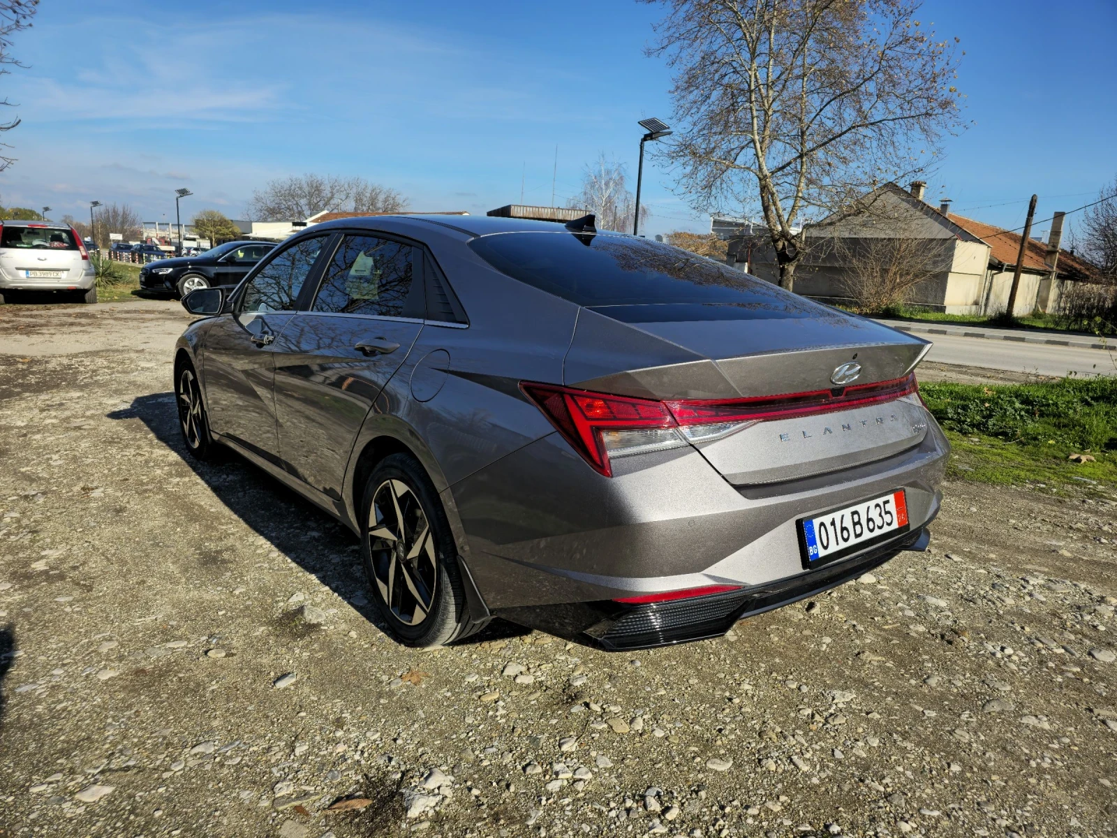 Hyundai Elantra Hybrid Luxury | Mobile.bg   8