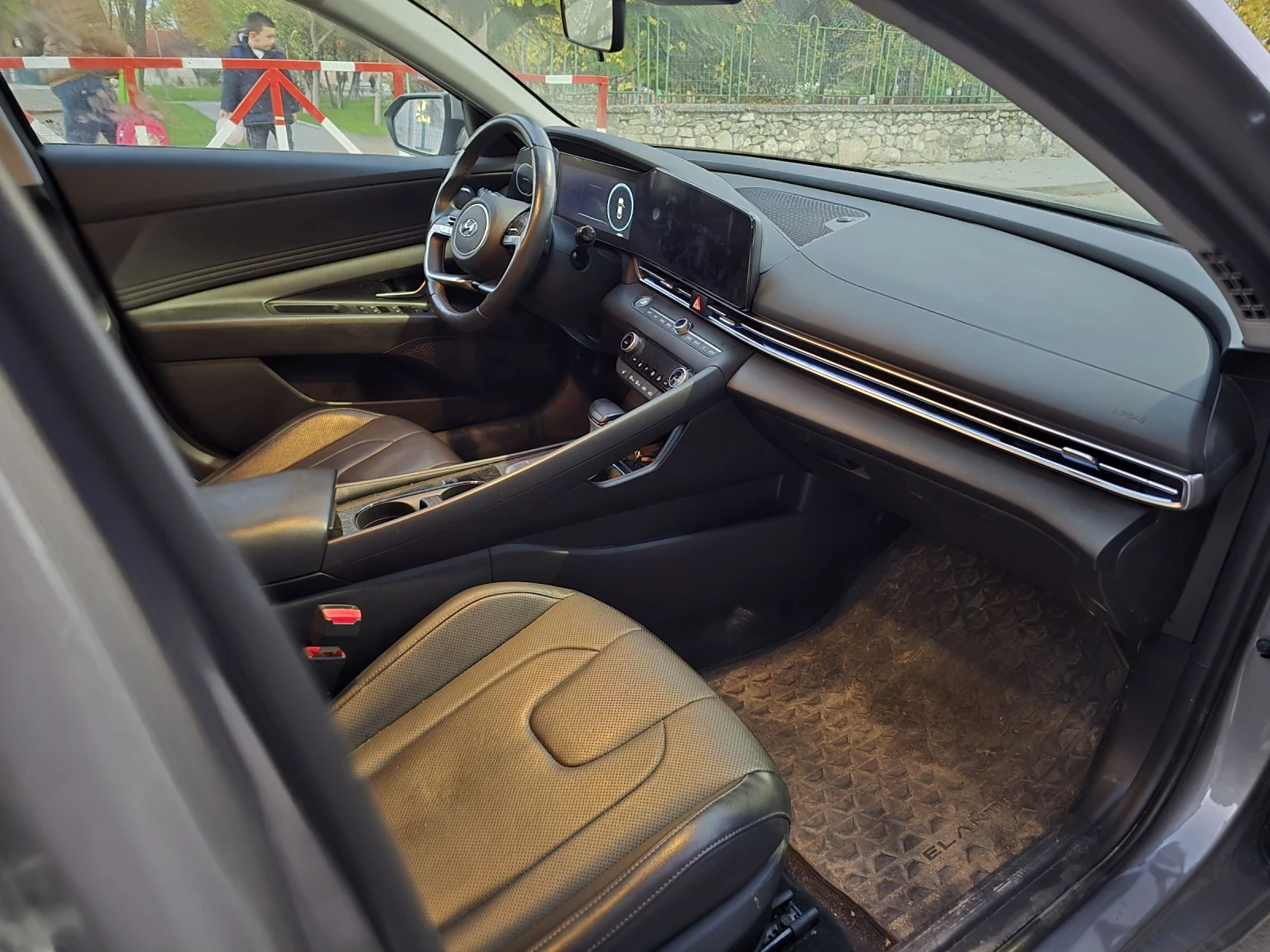 Hyundai Elantra Hybrid Luxury | Mobile.bg   6