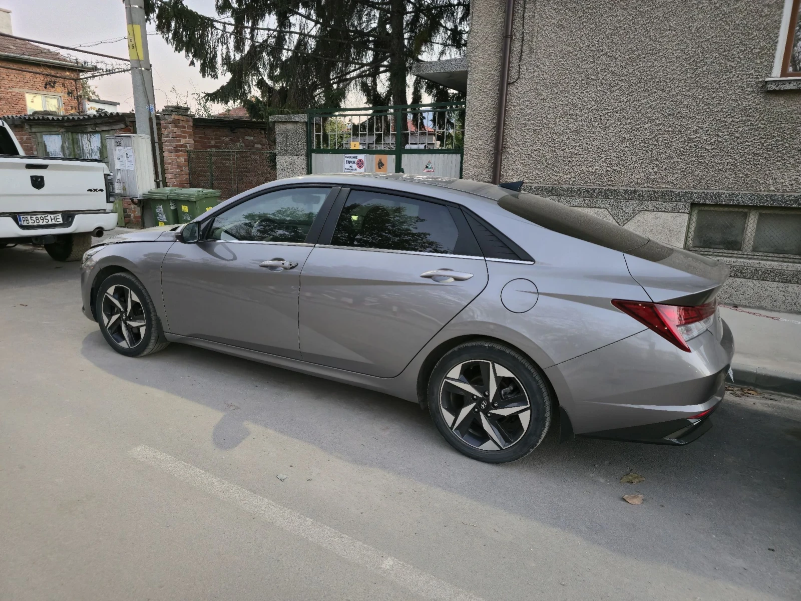 Hyundai Elantra Hybrid Luxury | Mobile.bg   4