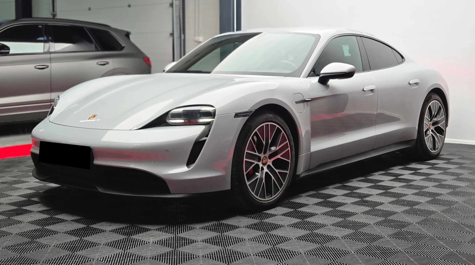 Porsche Taycan 4S - изображение 3