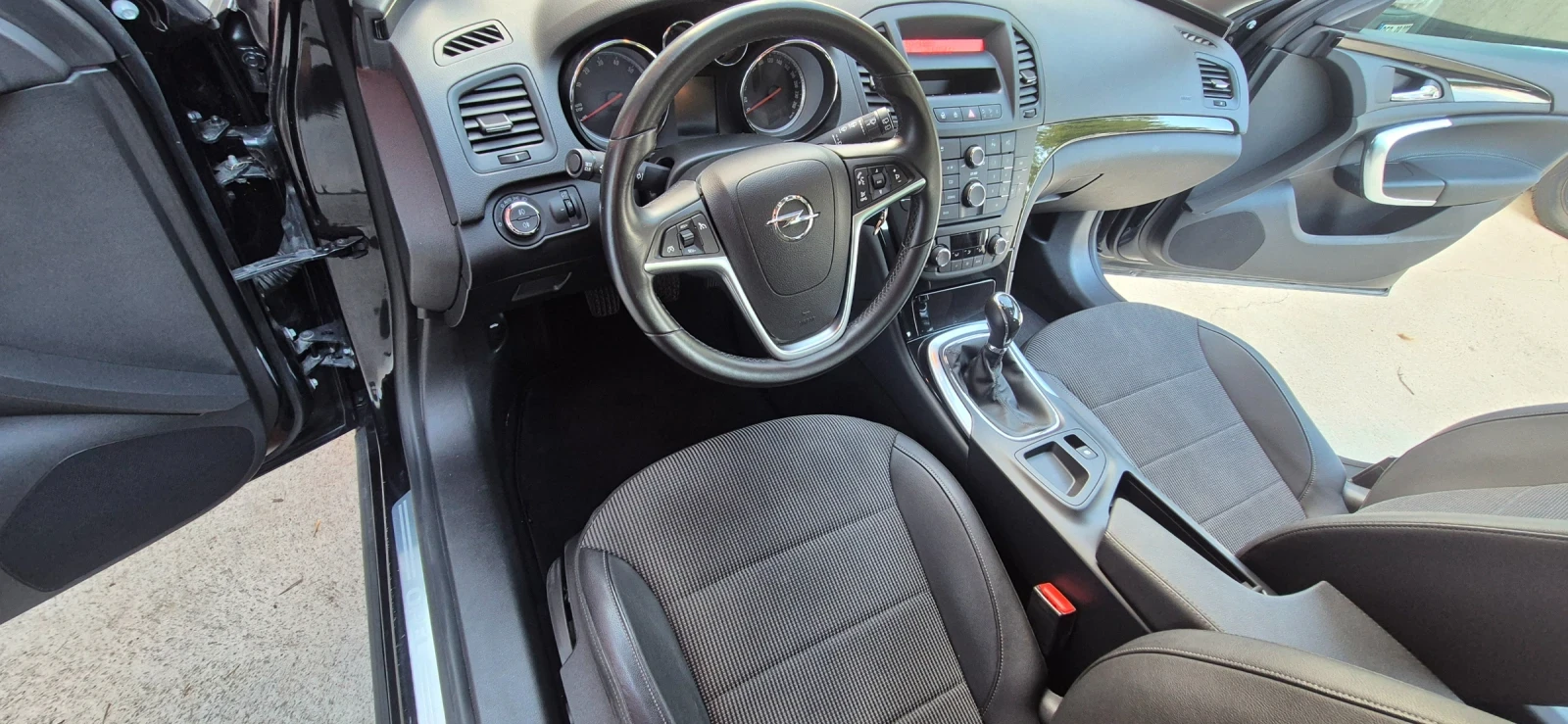 Opel Insignia, снимка 7 - Автомобили и джипове - 53773277