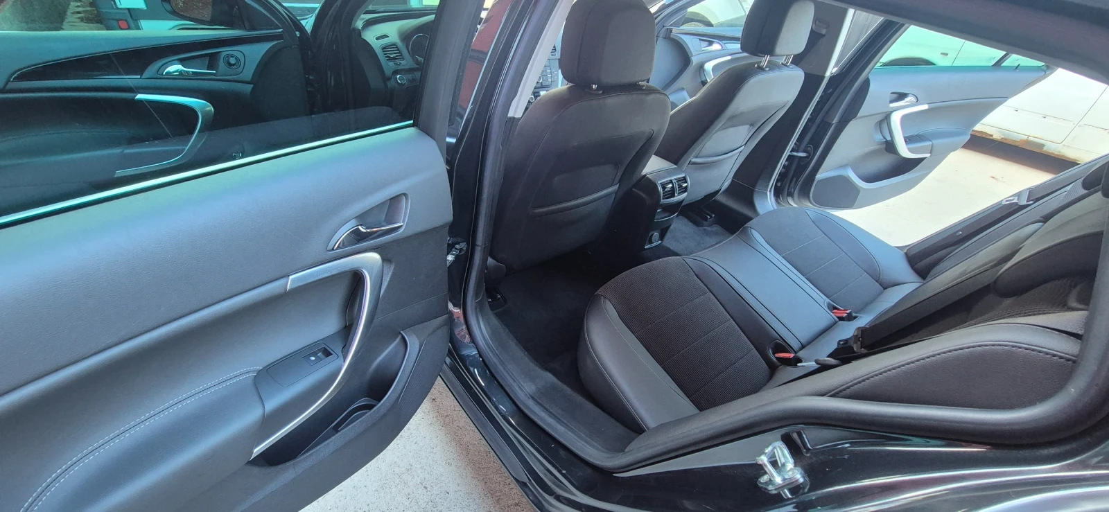 Opel Insignia, снимка 11 - Автомобили и джипове - 53773277