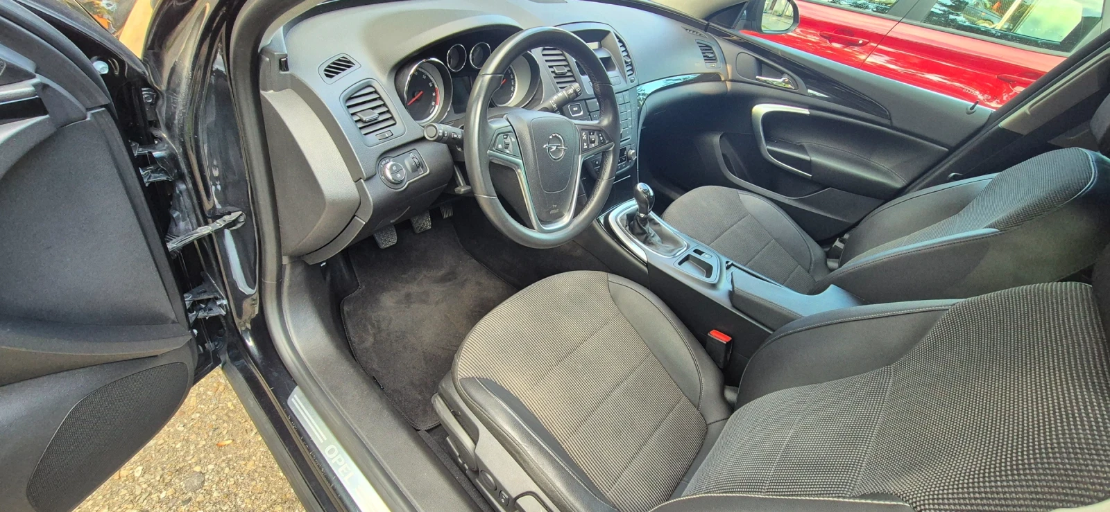 Opel Insignia, снимка 5 - Автомобили и джипове - 53773277