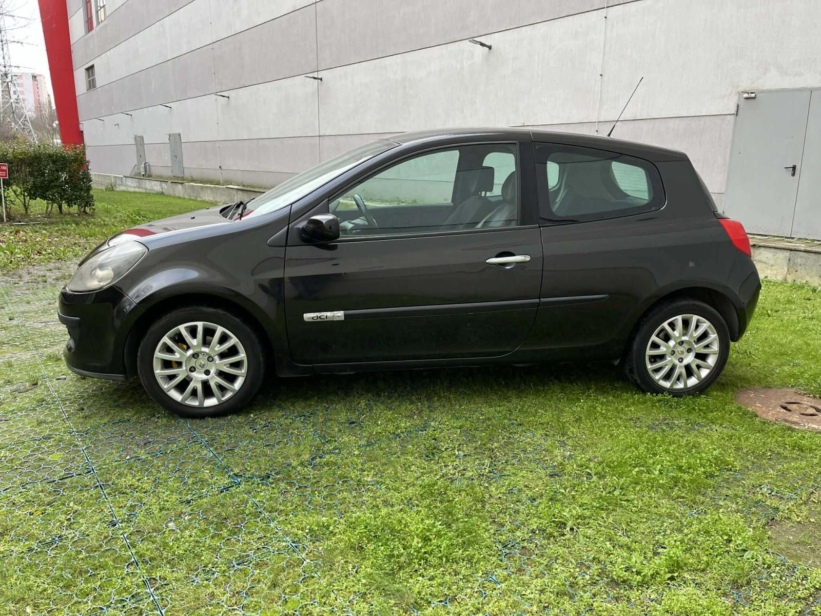 Renault Clio 1.5 dci, снимка 3 - Автомобили и джипове - 53831249