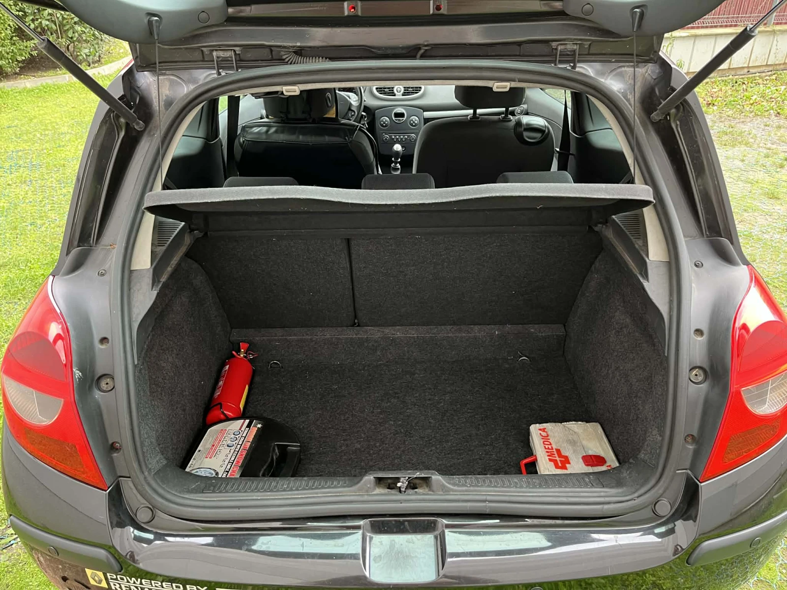 Renault Clio 1.5 dci, снимка 12 - Автомобили и джипове - 53831249