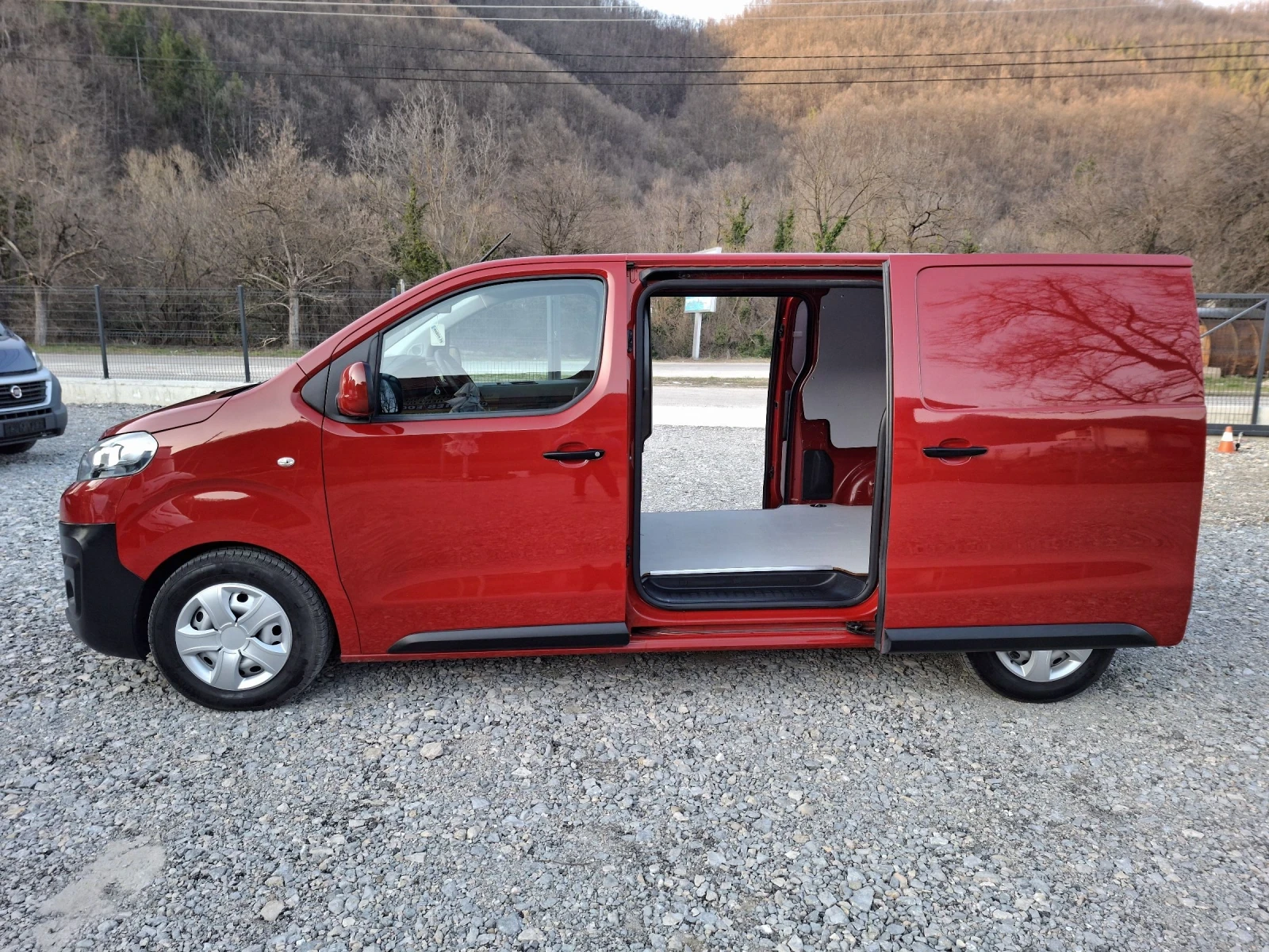 Citroen Jumpy 2.0* 180к.с.* AВТОМАТ* 2 ПЛЪЗГАЩИ ВРАТИ